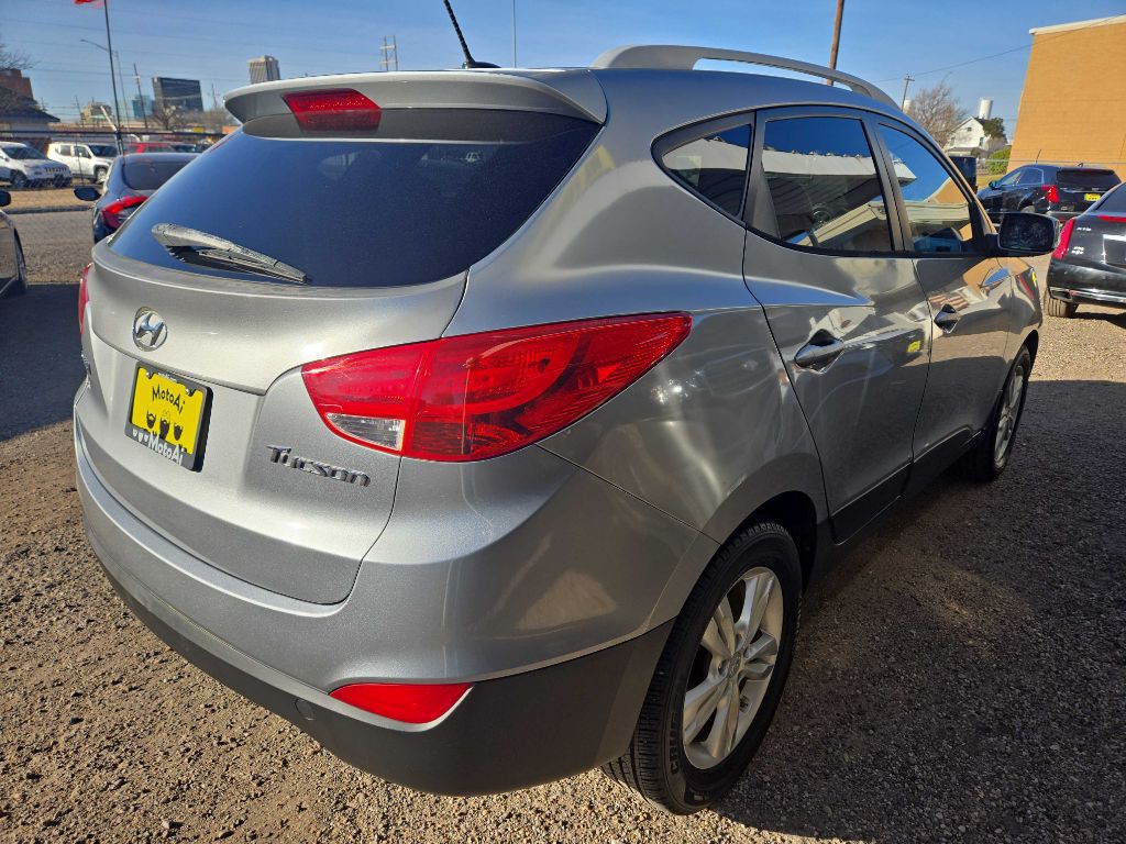 2011 Hyundai Tucson Image 3