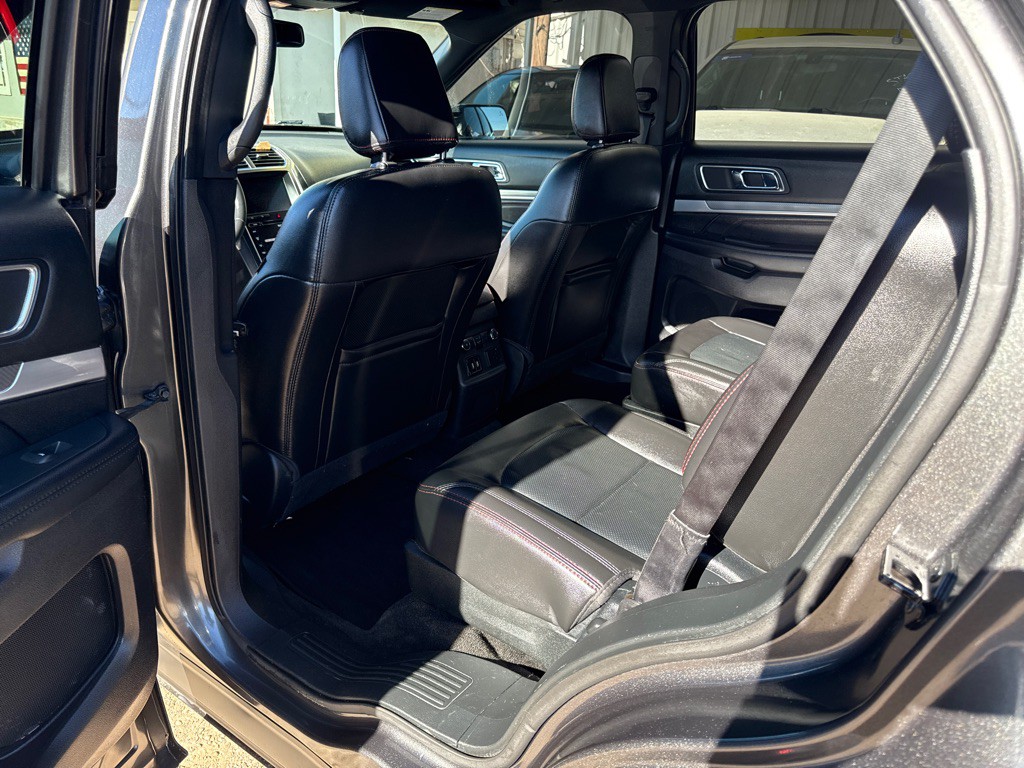 2018 Ford Explorer Image 9