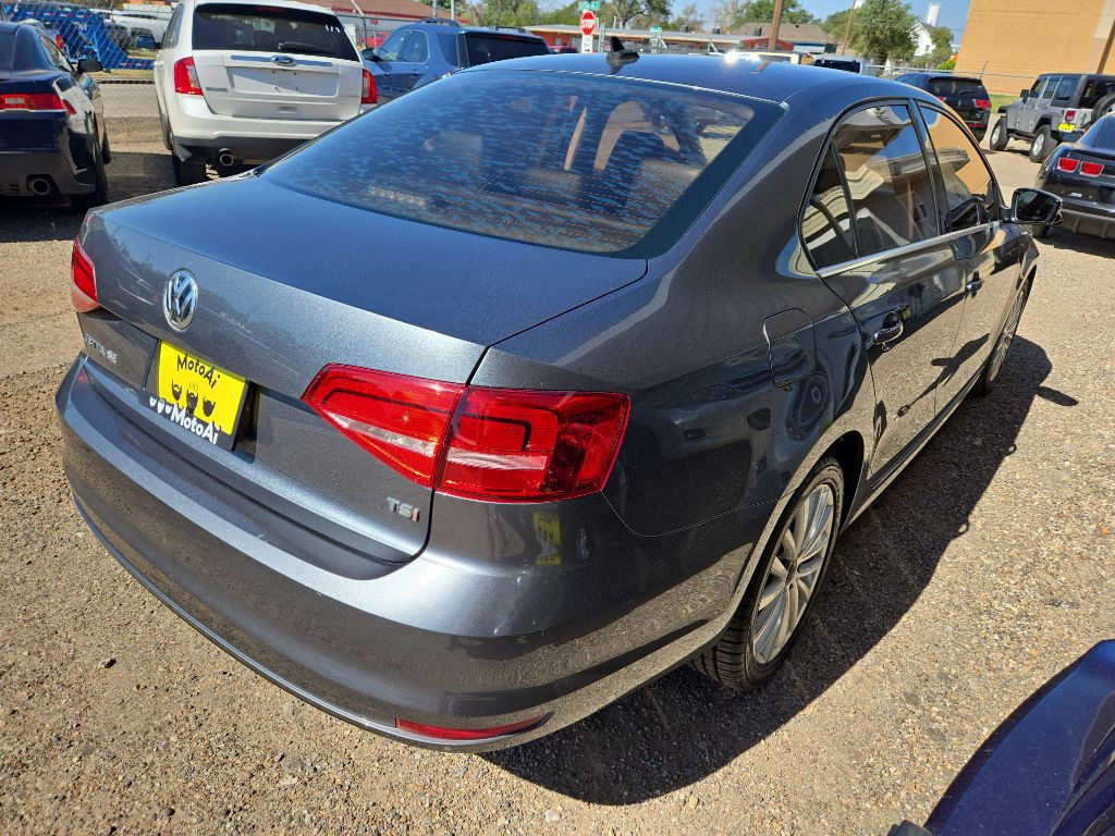 2015 Volkswagen Jetta Image 2