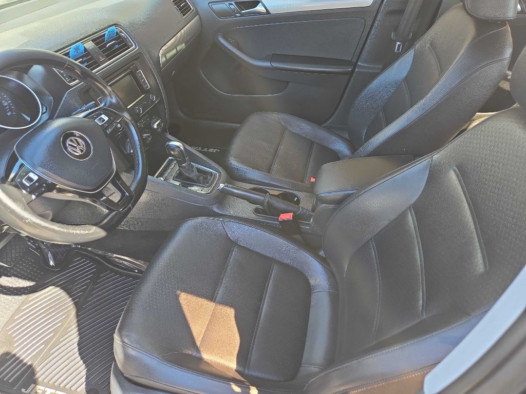 2015 Volkswagen Jetta Image 9