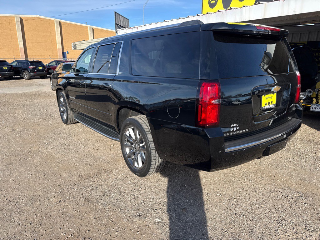2015 Chevrolet Suburban Image 7