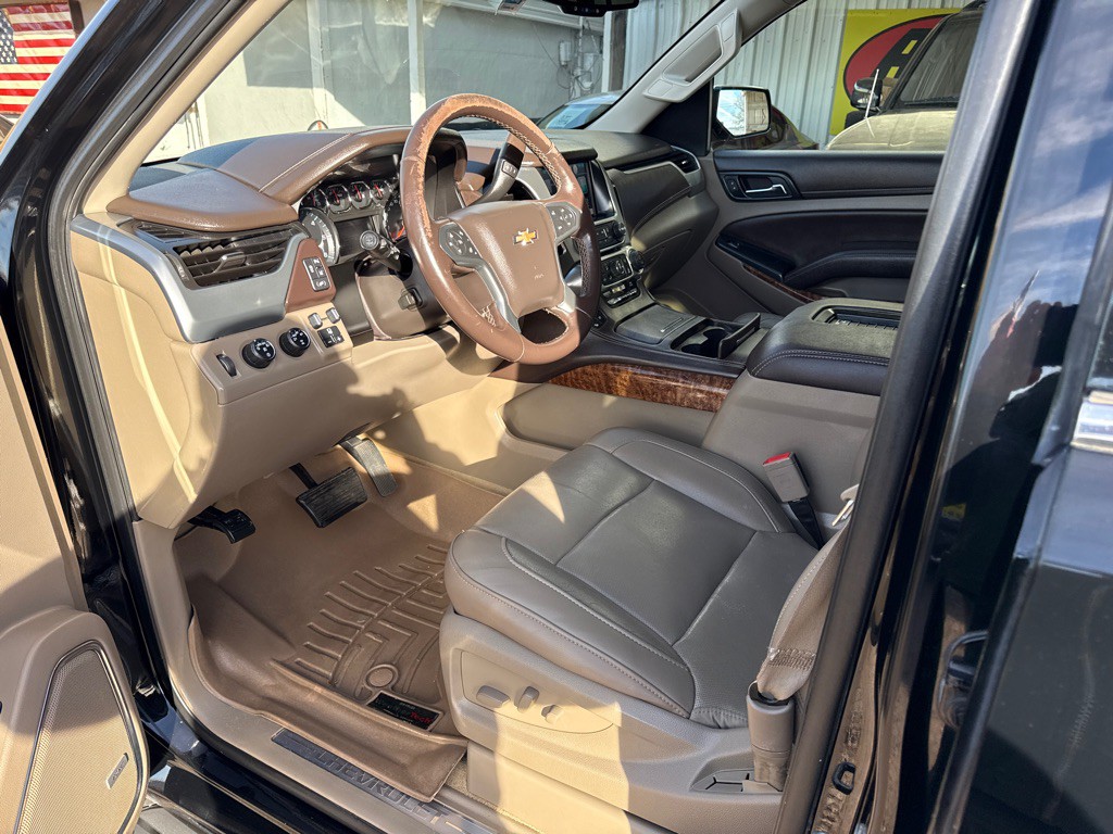 2015 Chevrolet Suburban Image 8