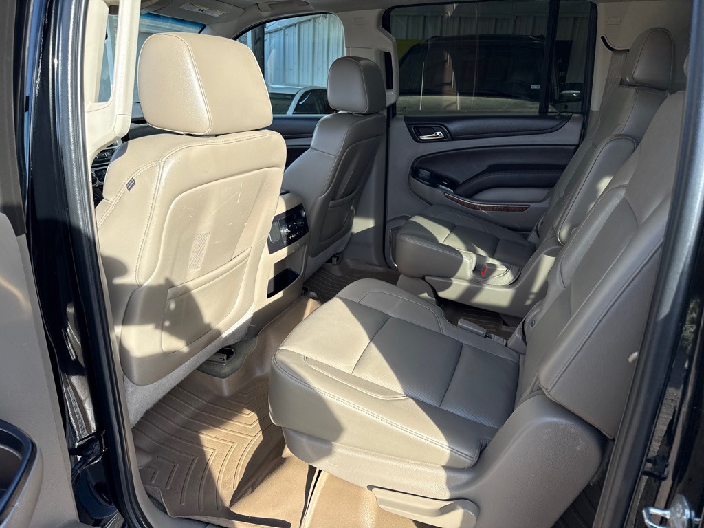 2015 Chevrolet Suburban Image 9