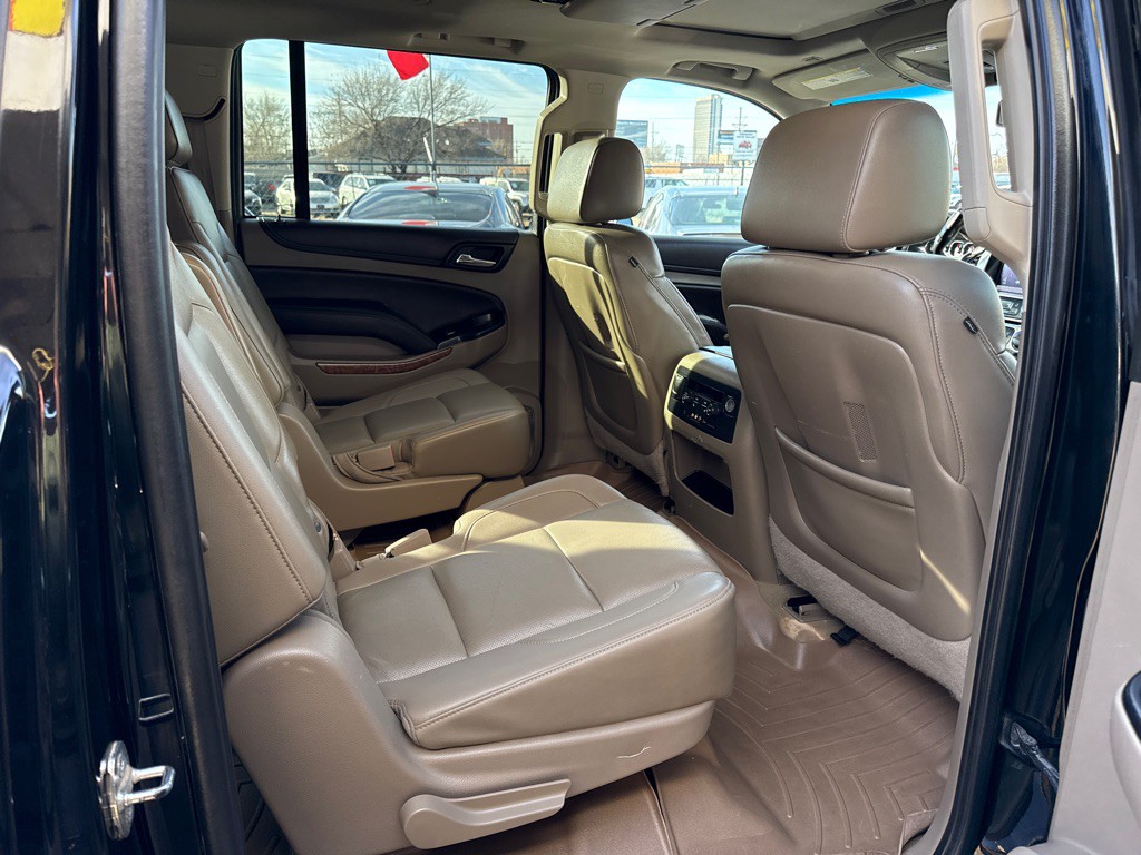 2015 Chevrolet Suburban Image 11