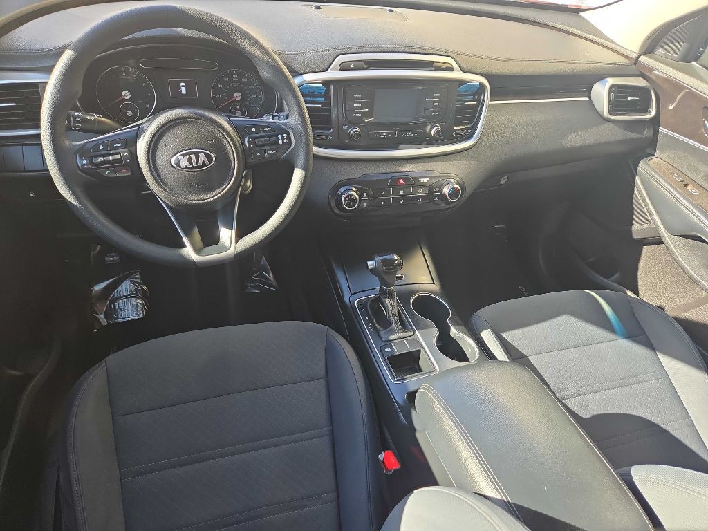 2017 Kia Sorento Image 12