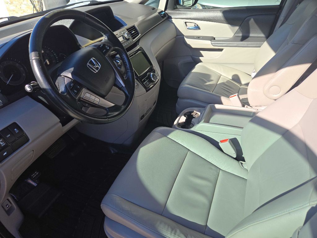 2015 Honda Odyssey Image 9