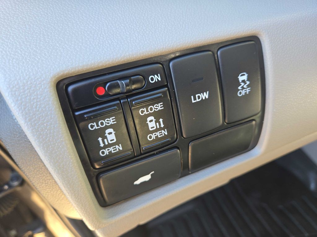 2015 Honda Odyssey Image 13