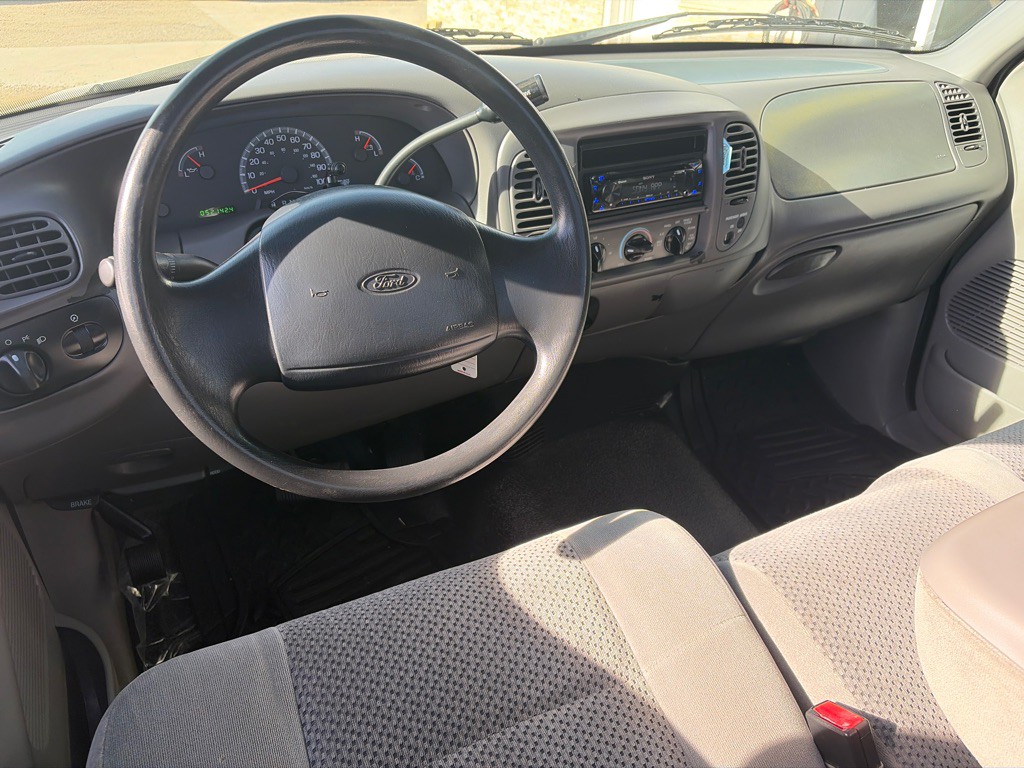 2001 Ford F-150 Image 10