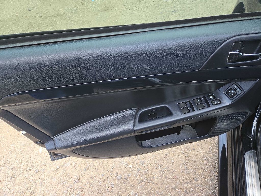 2016 Mitsubishi Lancer Image 9