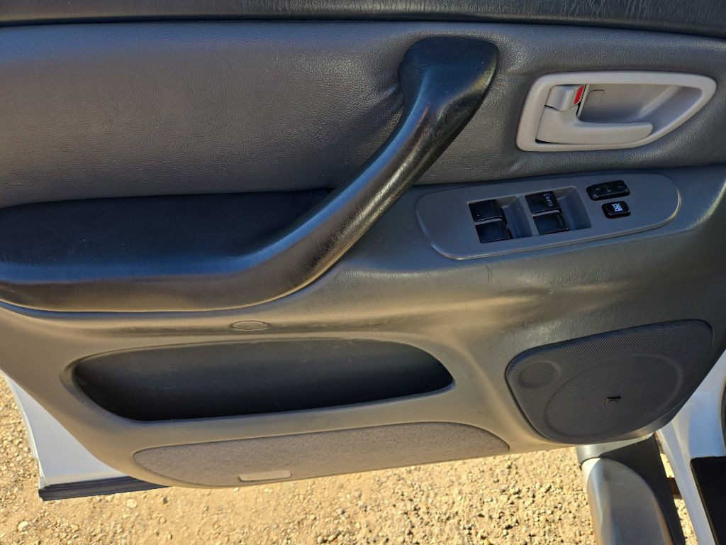 2004 Toyota Tundra Image 10