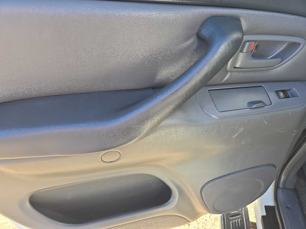2004 Toyota Tundra Image 13