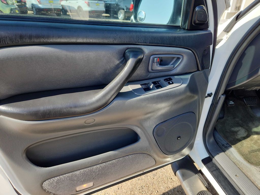 2004 Toyota Tundra Image 10