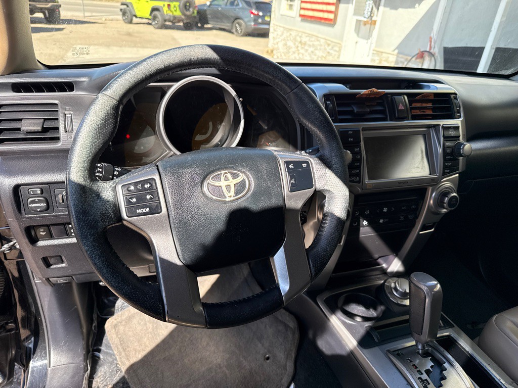 2011 Toyota 4Runner Image 10