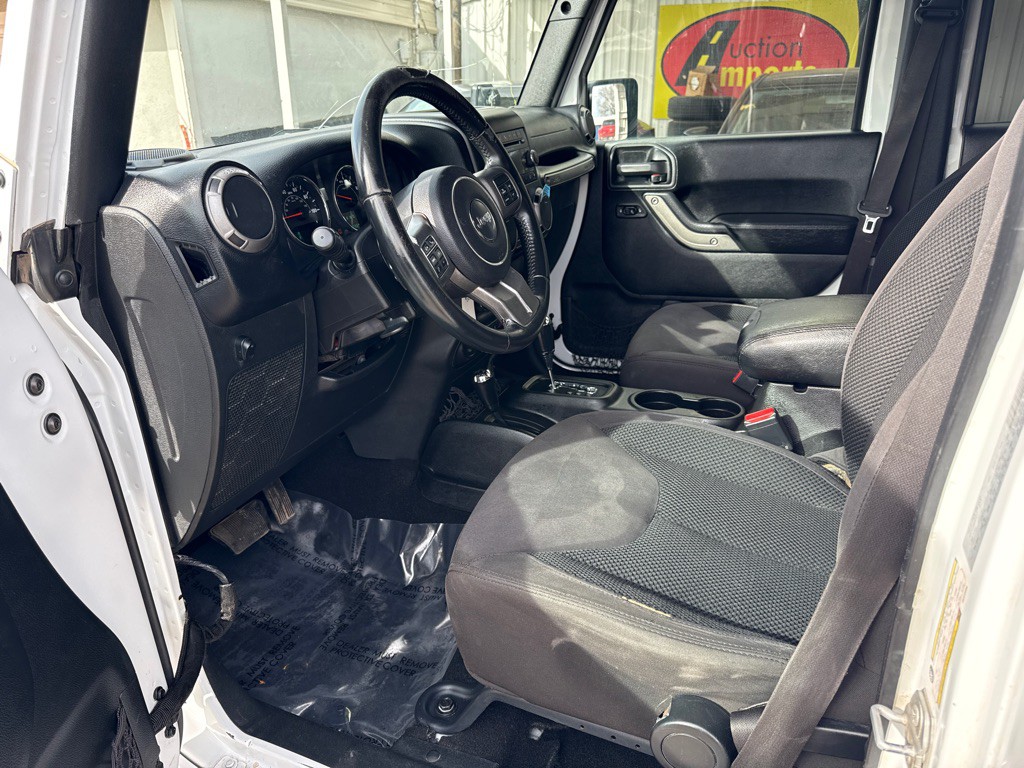 2017 Jeep Wrangler Unlimited Image 8