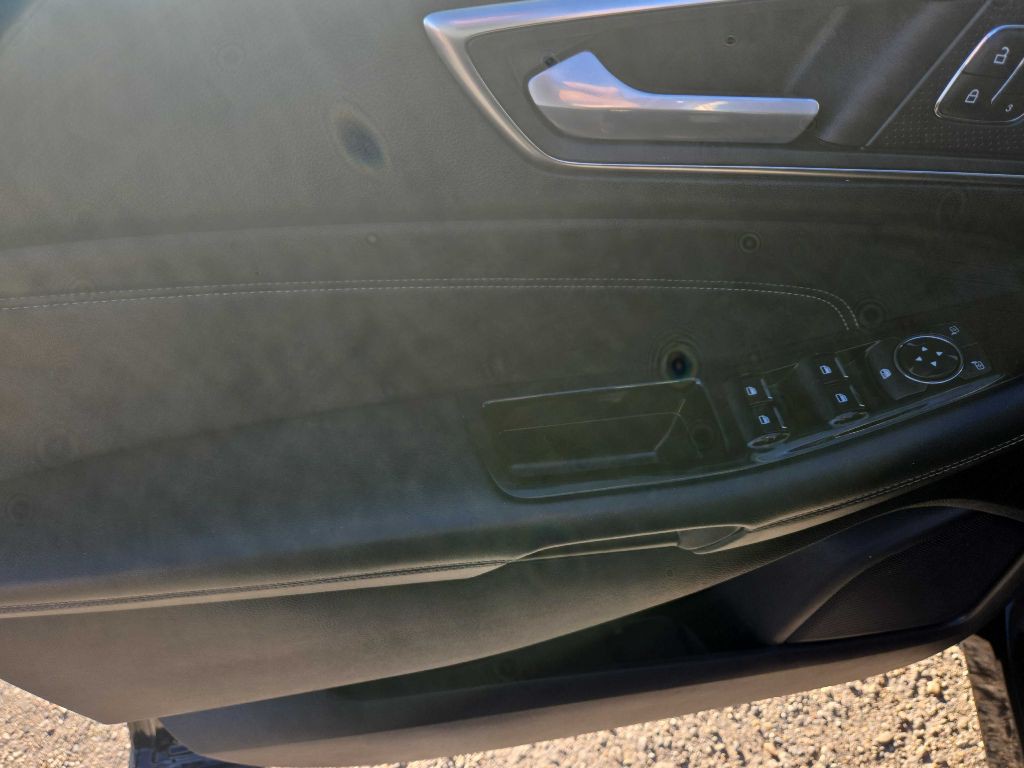 2019 Ford Edge Image 10