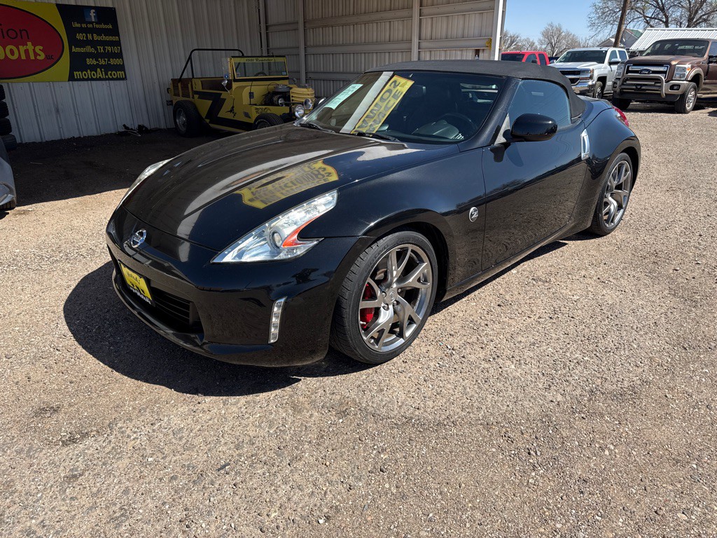 2013 Nissan 370Z Image 2