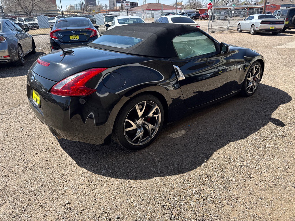2013 Nissan 370Z Image 6
