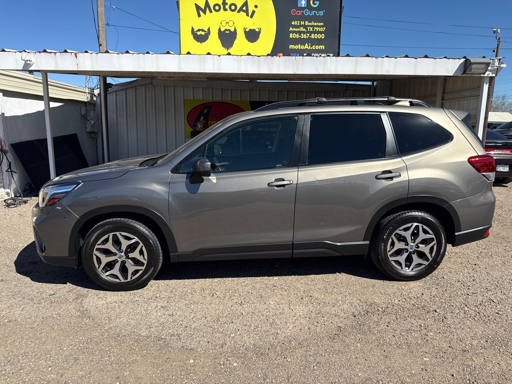 2021 Subaru Forester Image 1