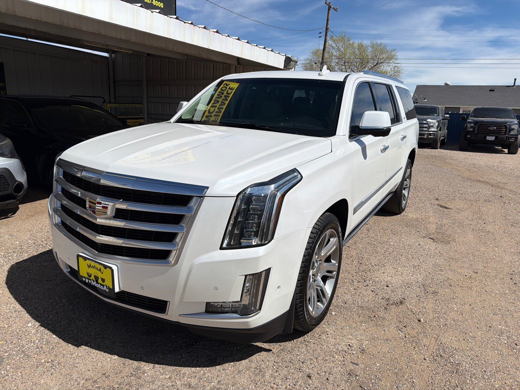 2018 Cadillac Escalade Image 2