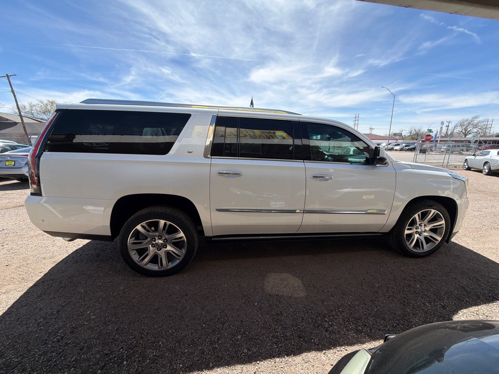 2018 Cadillac Escalade Image 5