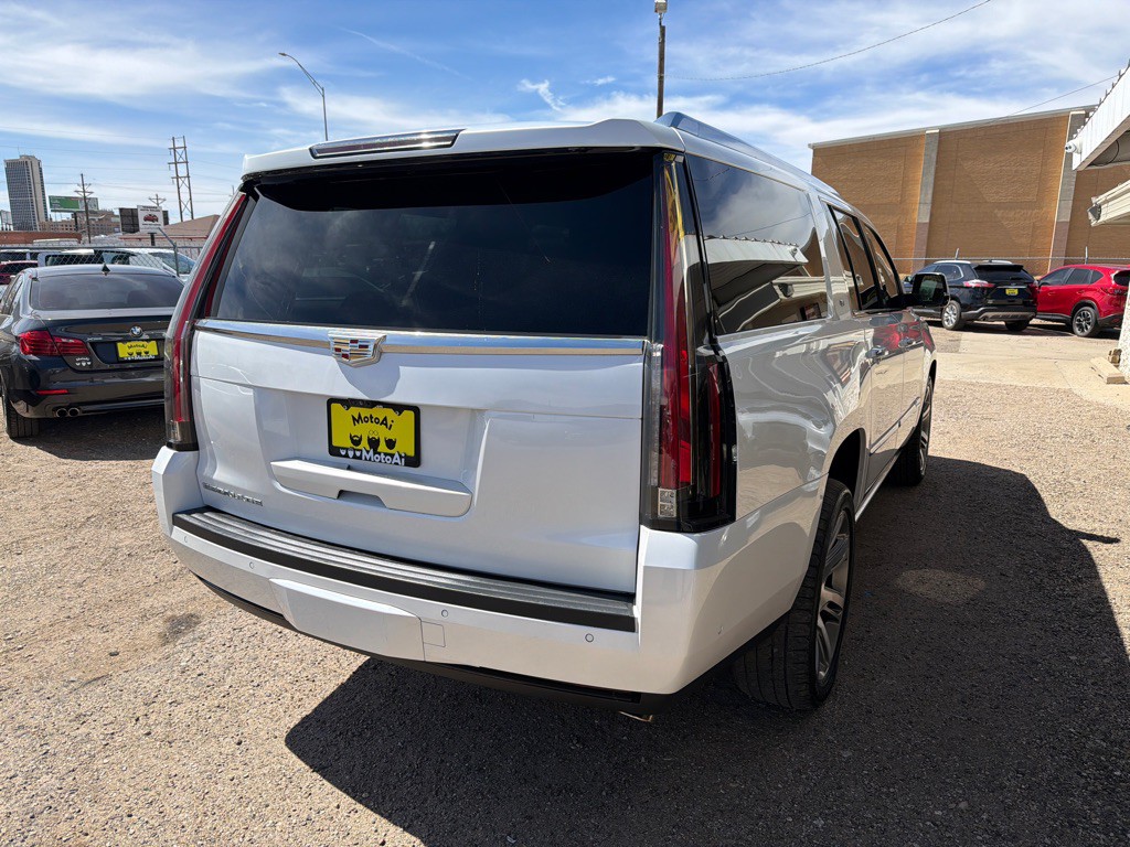 2018 Cadillac Escalade Image 6