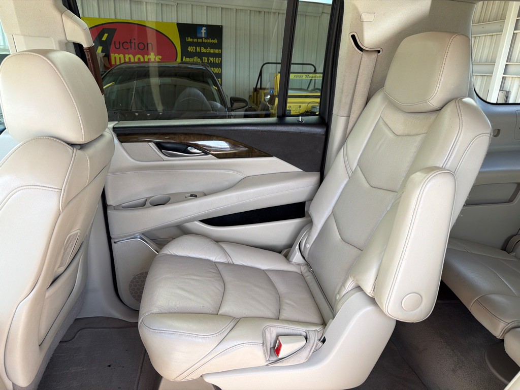 2018 Cadillac Escalade Image 19