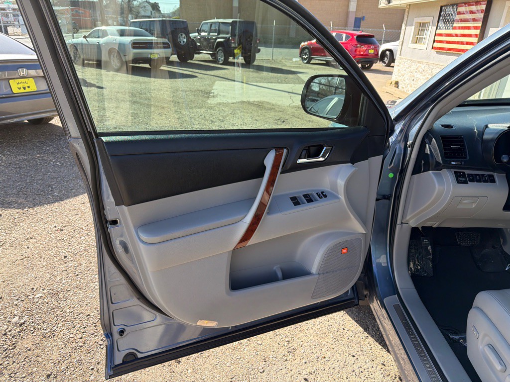 2013 Toyota Highlander Image 10