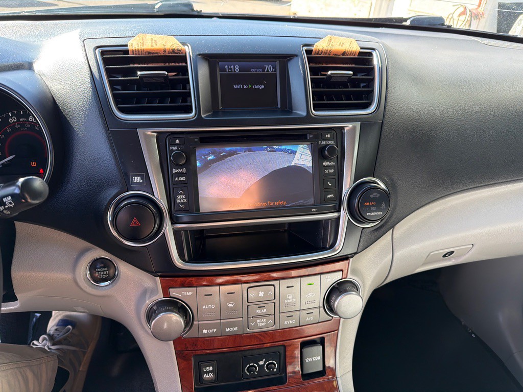 2013 Toyota Highlander Image 13