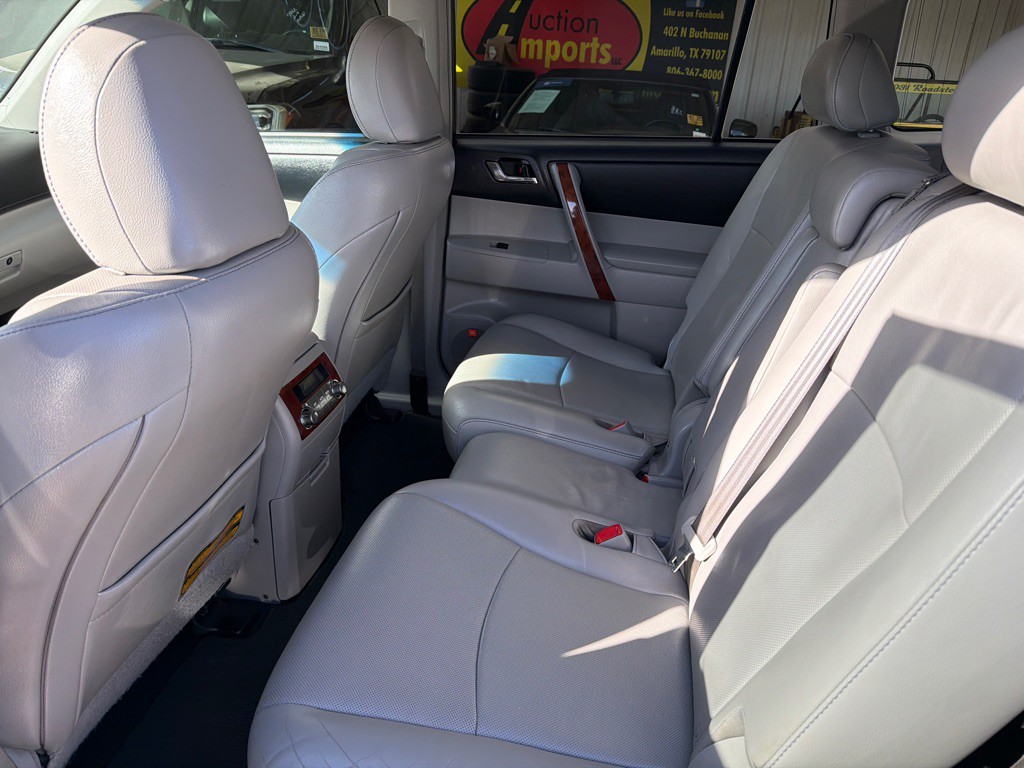 2013 Toyota Highlander Image 17