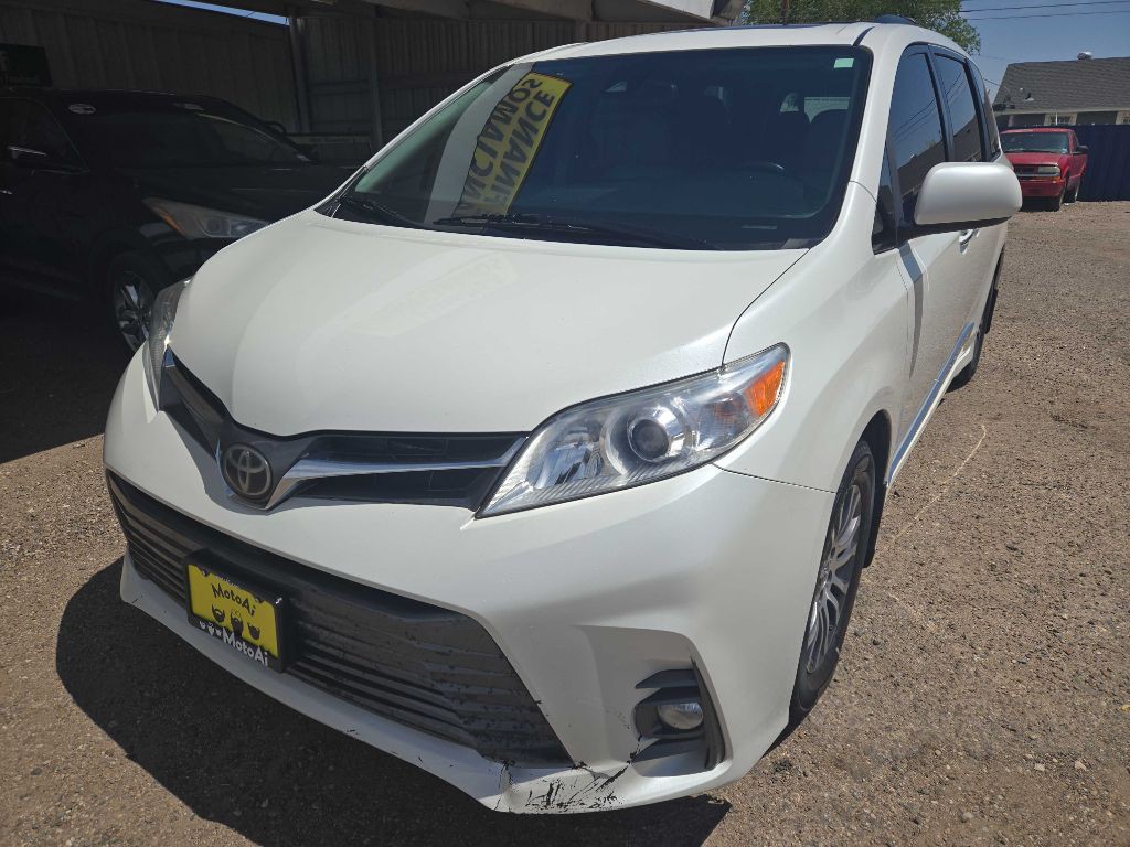 2018 Toyota Sienna Image 8