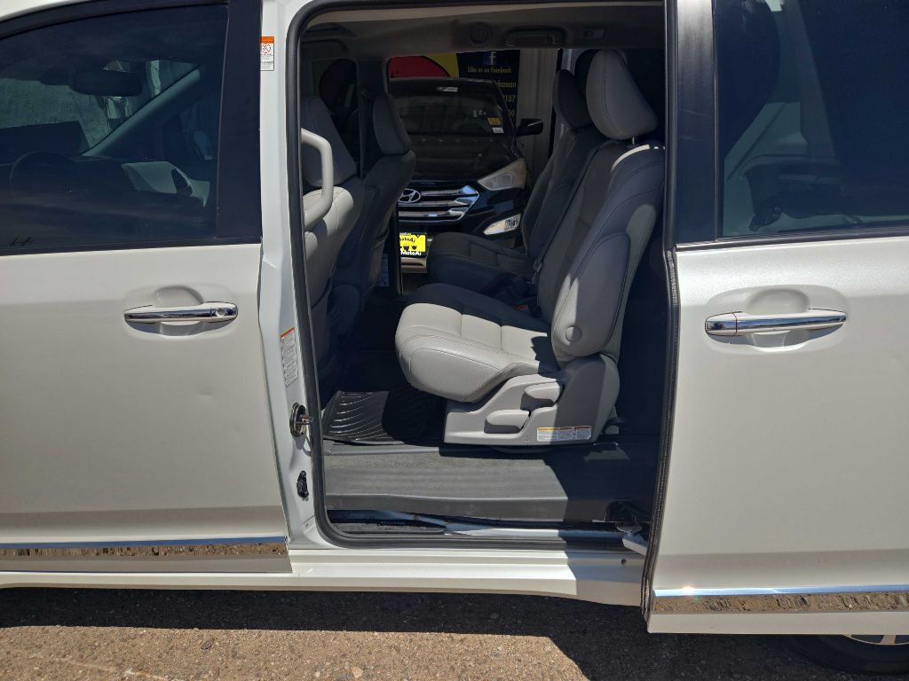 2018 Toyota Sienna Image 15
