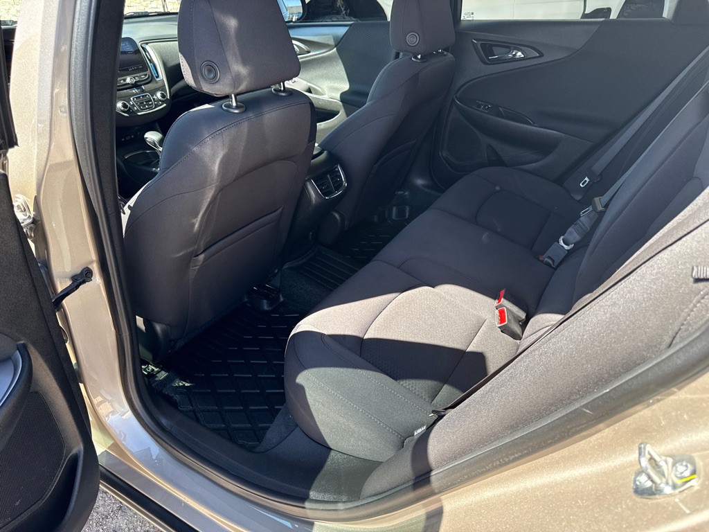 2022 Chevrolet Malibu Image 10