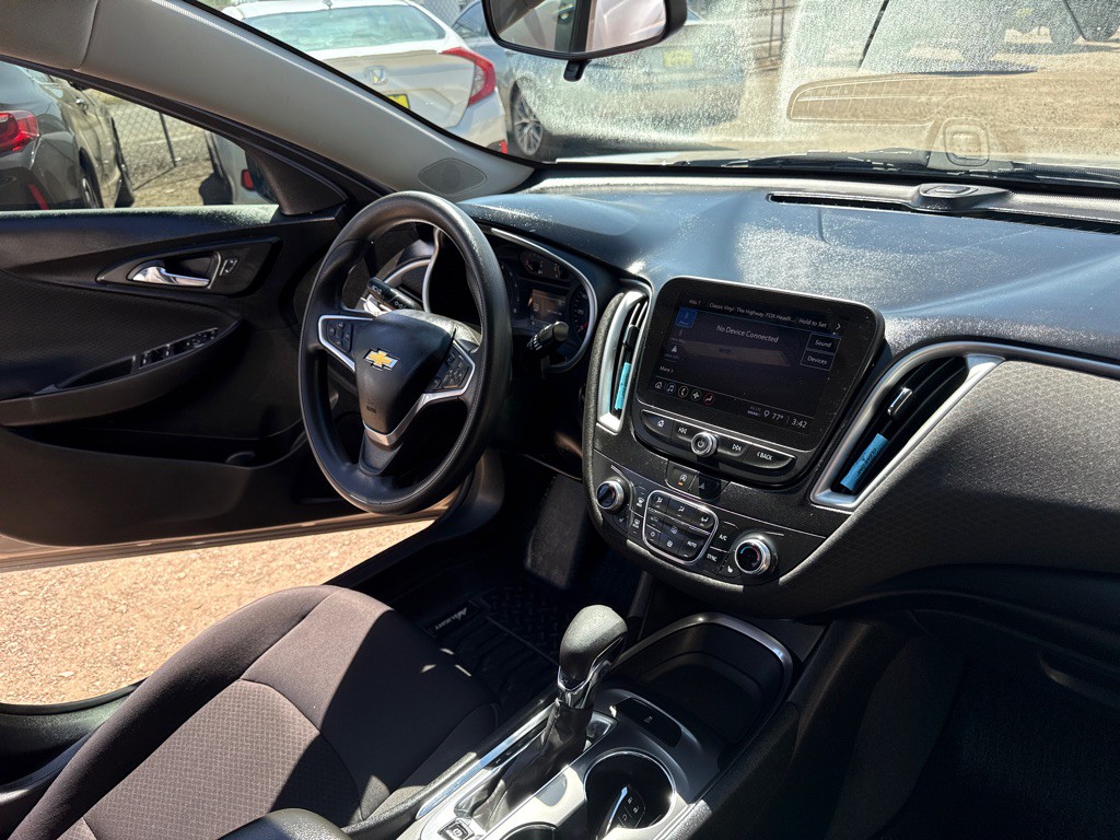 2022 Chevrolet Malibu Image 13