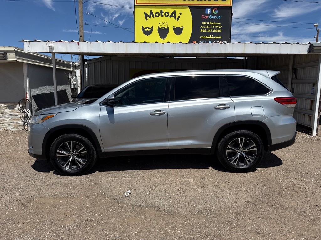 2019 Toyota Highlander Image 1