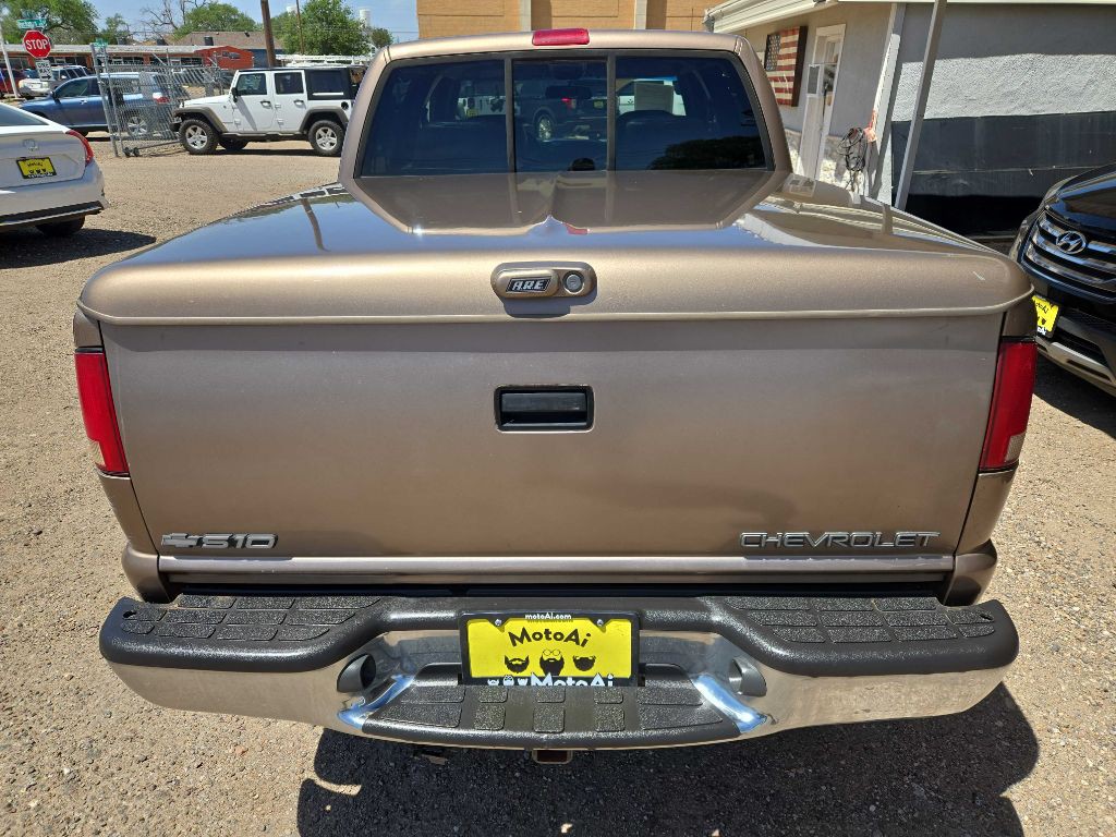 2002 Chevrolet S10 Image 3