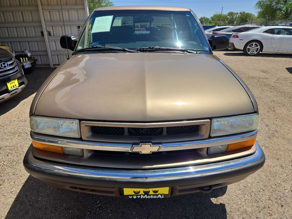 2002 Chevrolet S10 Image 7