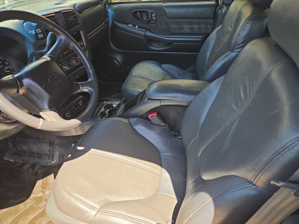 2002 Chevrolet S10 Image 9