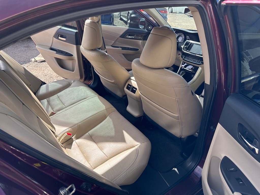 2017 Honda Accord Image 10