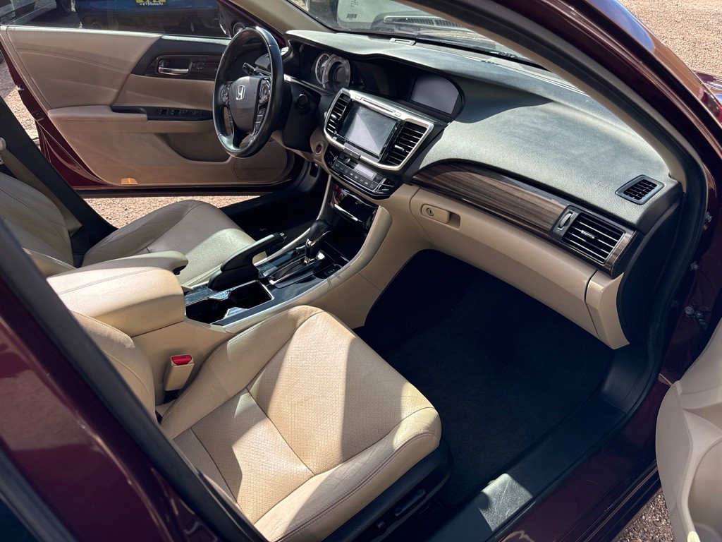 2017 Honda Accord Image 11