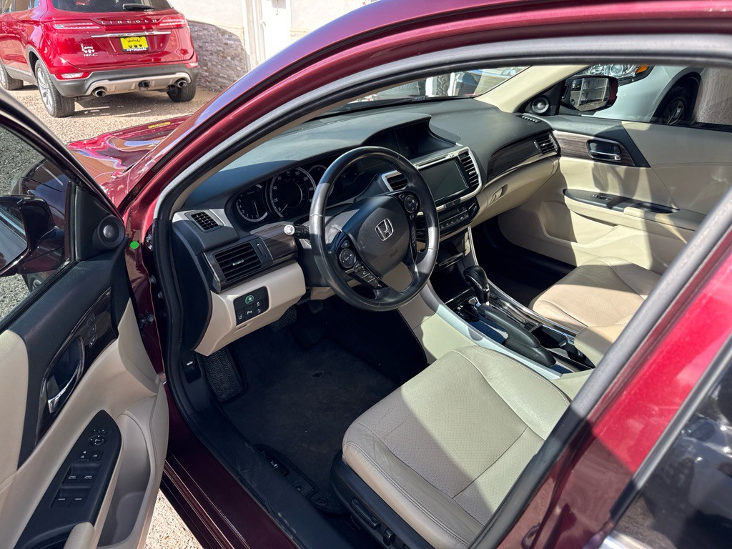2017 Honda Accord Image 19