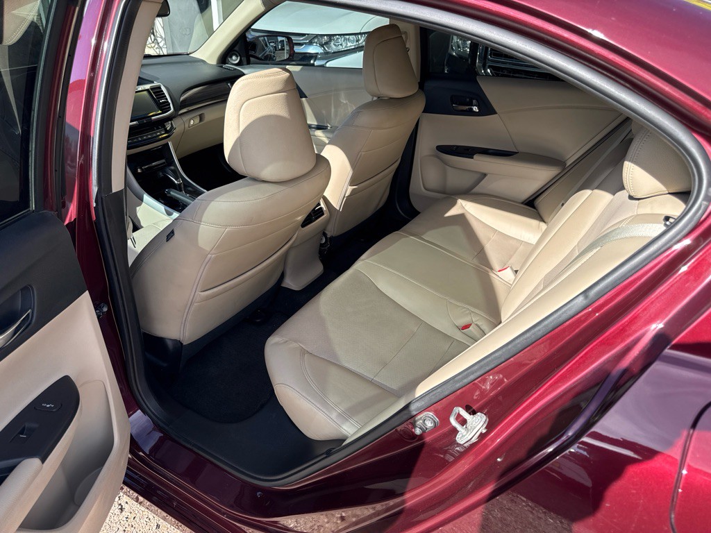 2017 Honda Accord Image 20