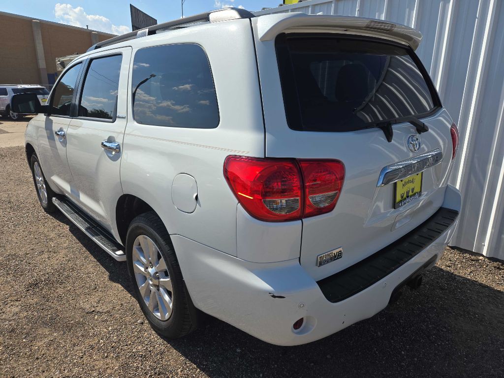 2014 Toyota Sequoia Image 2
