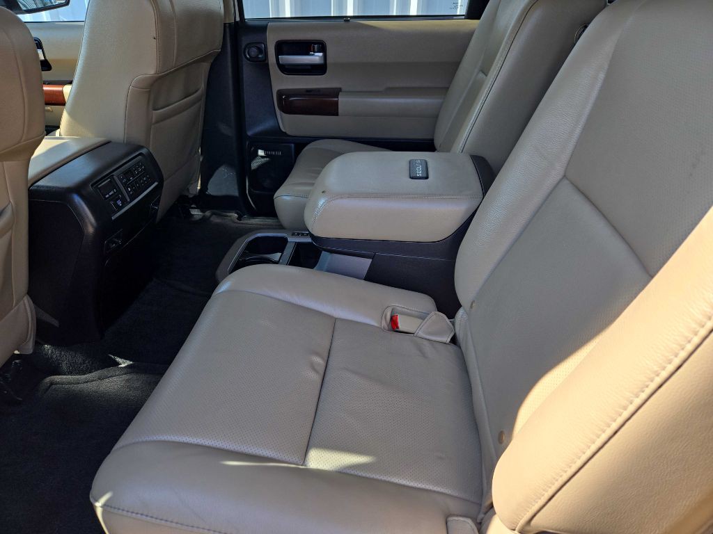 2014 Toyota Sequoia Image 9