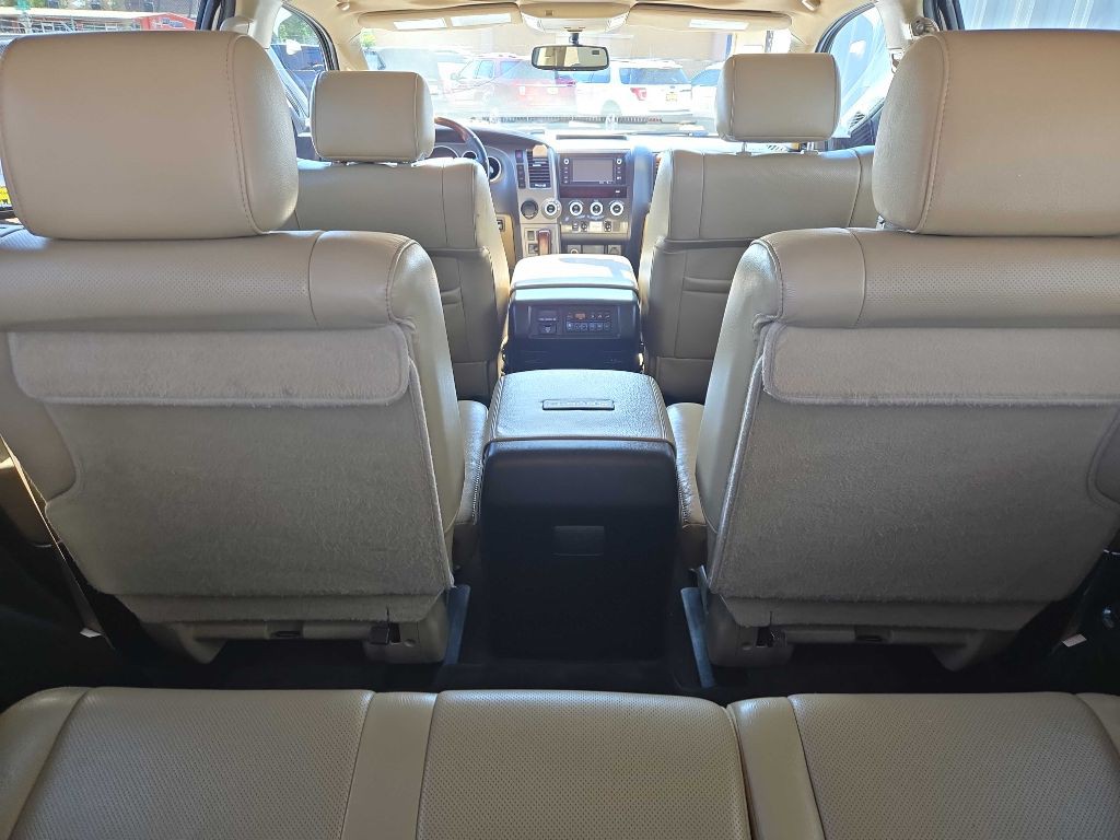 2014 Toyota Sequoia Image 18