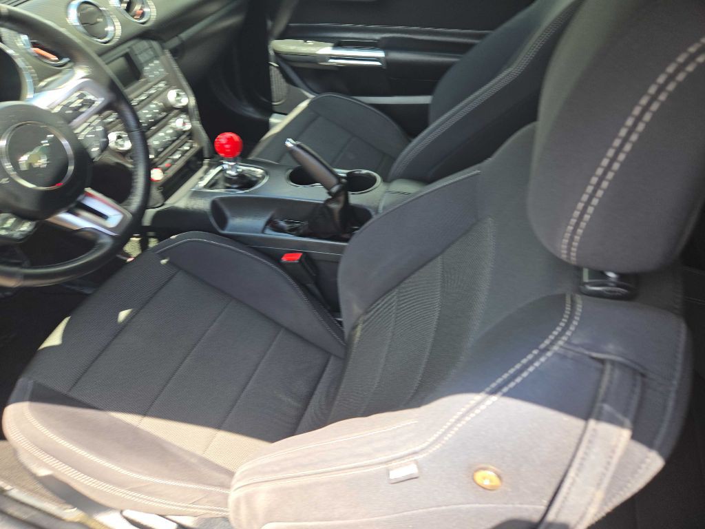 2016 Ford Mustang Image 8
