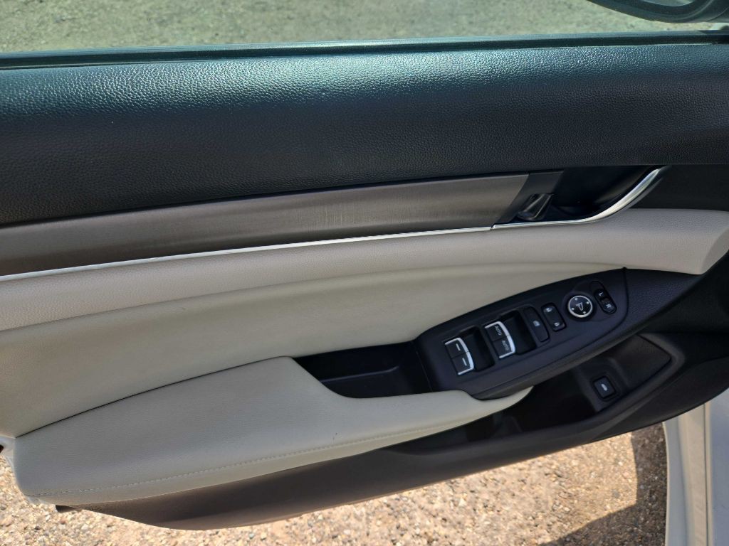 2018 Honda Accord Image 9