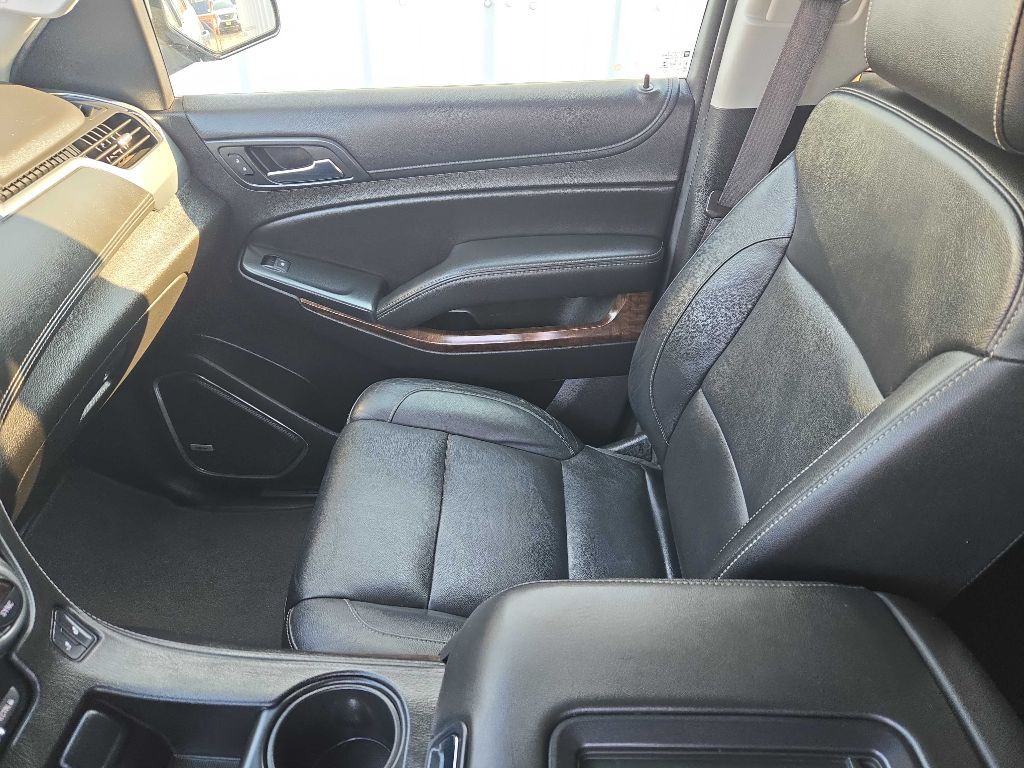 2017 Chevrolet Suburban Image 8