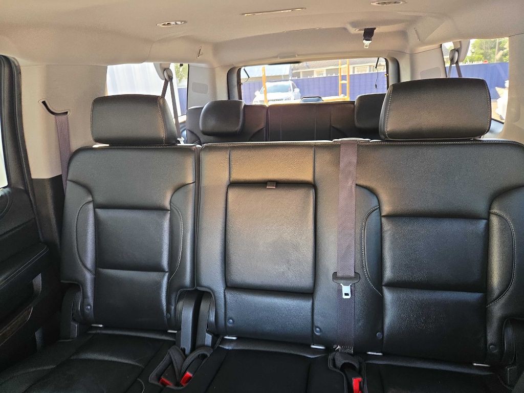 2017 Chevrolet Suburban Image 9