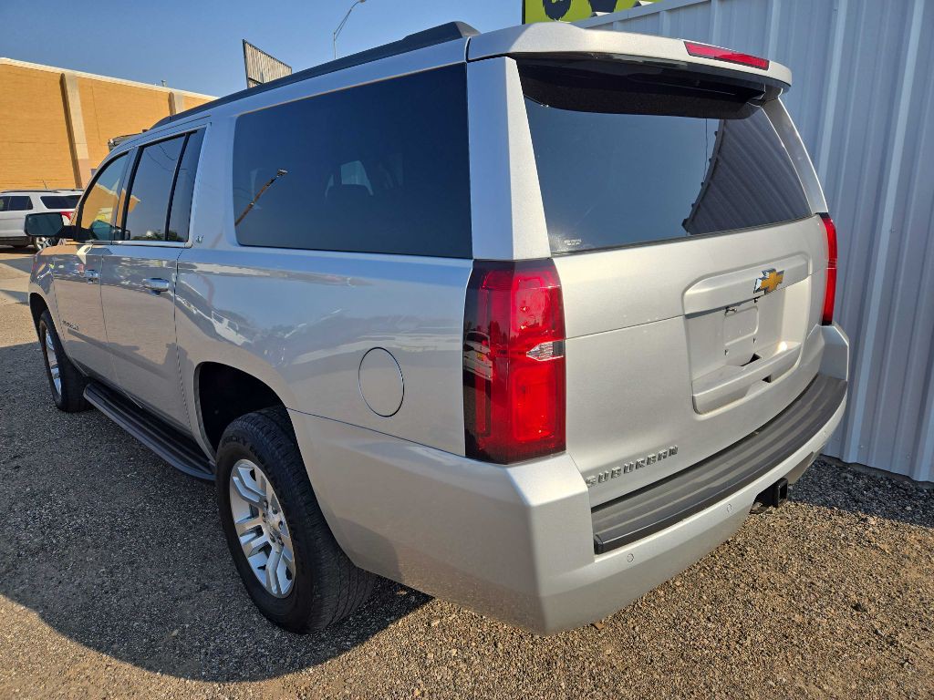 2017 Chevrolet Suburban Image 2