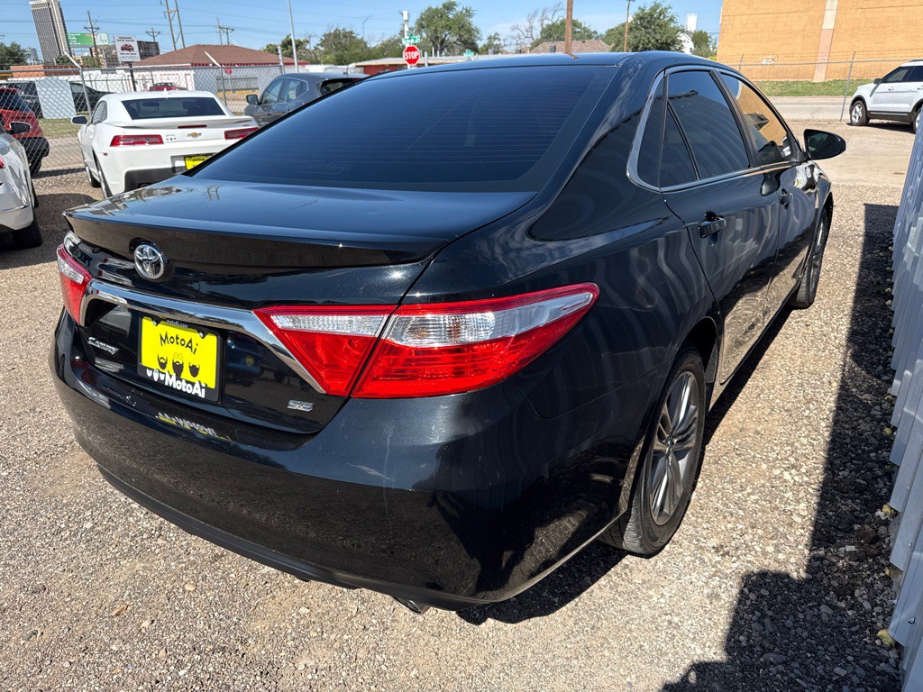 2017 Toyota Camry Image 7